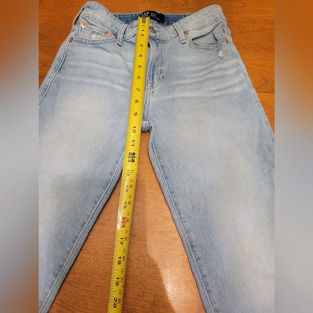 GAP Slim Boyfriend Jeans Light Blue Wash With Light Whiskering | Size 24R | 00 - Picture 9 of 11